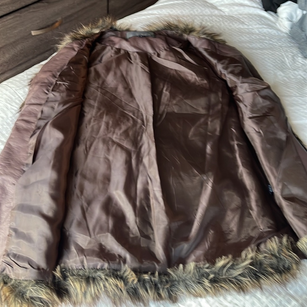 Vest - Picture 2 of 6
